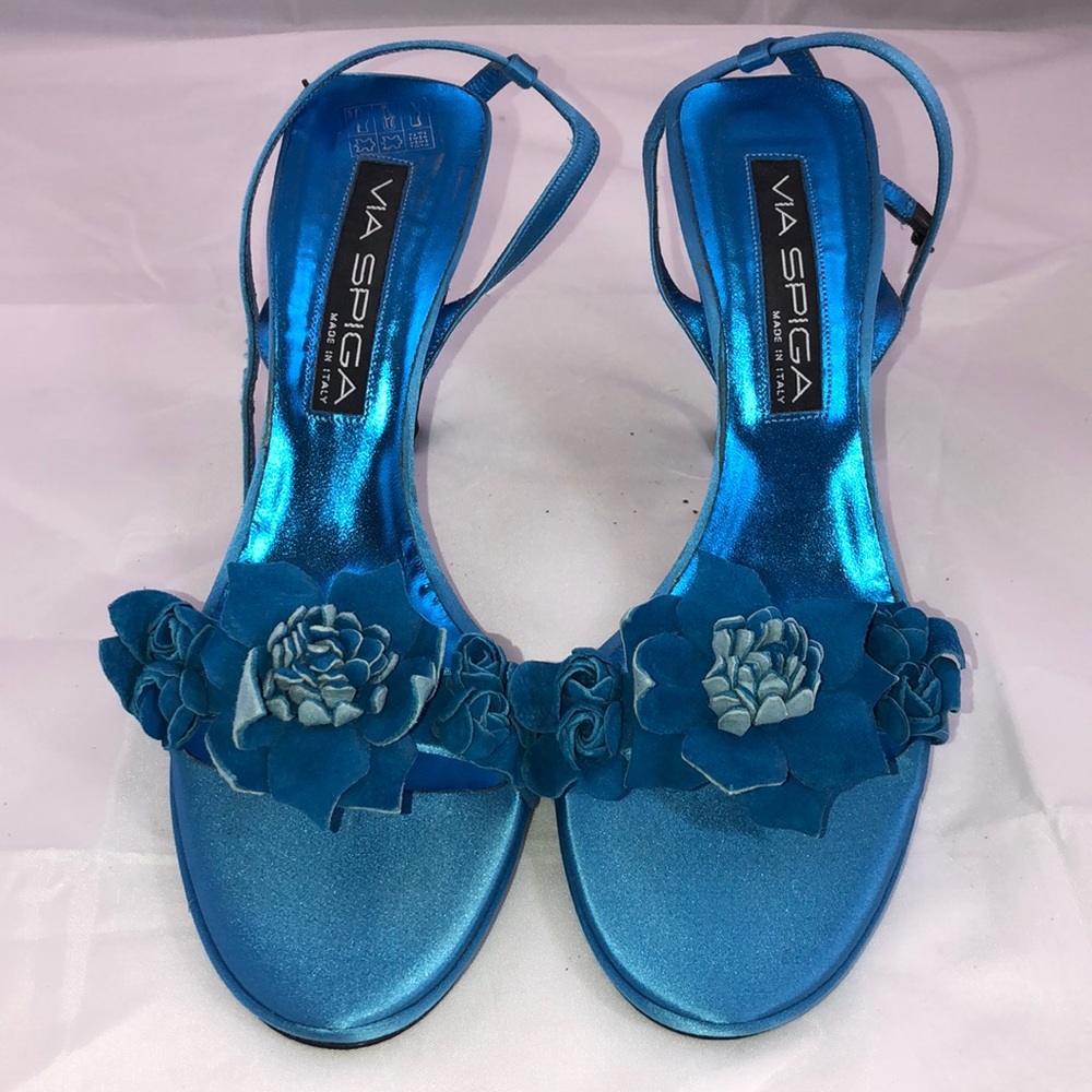 BNIB! Via Spiga blue floral sandal heels